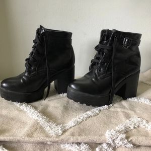 Chunky combat boots 9.5